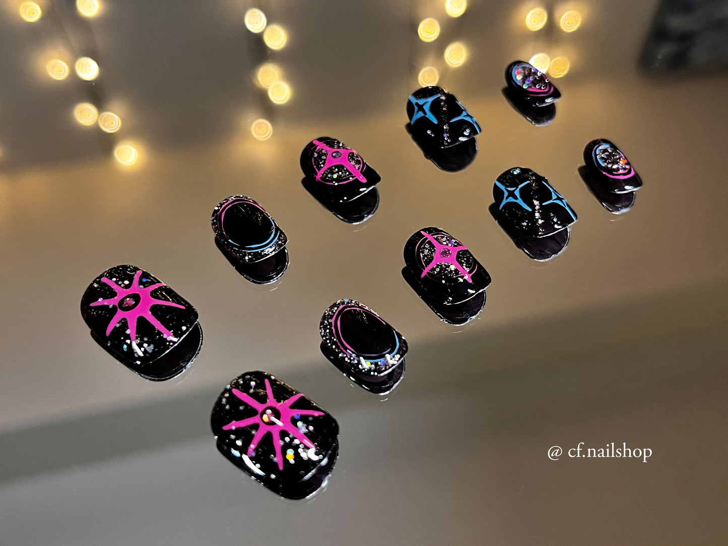 Black Cosmos - Press on nails