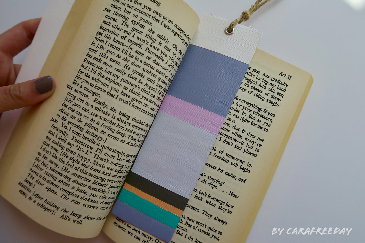 Modern Purple bookmark, Hand painted bookmark, Bendable Canvas bookmark, high quality bookmark, gift for book lover, Book Tok, Minimalist