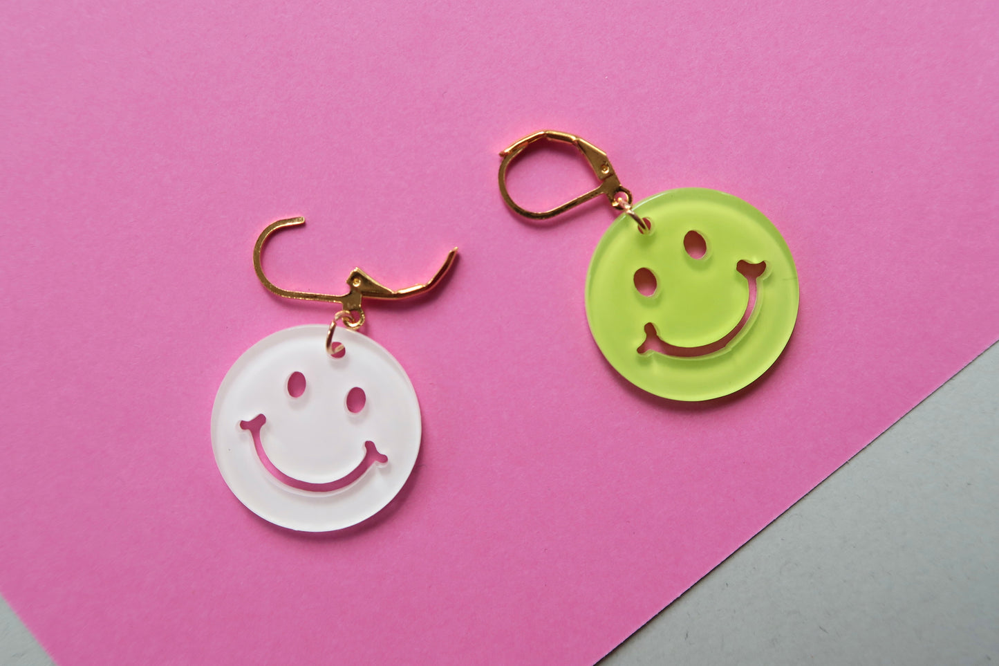 Smiley Face Stitch Marker / Progress Tracker / Charm