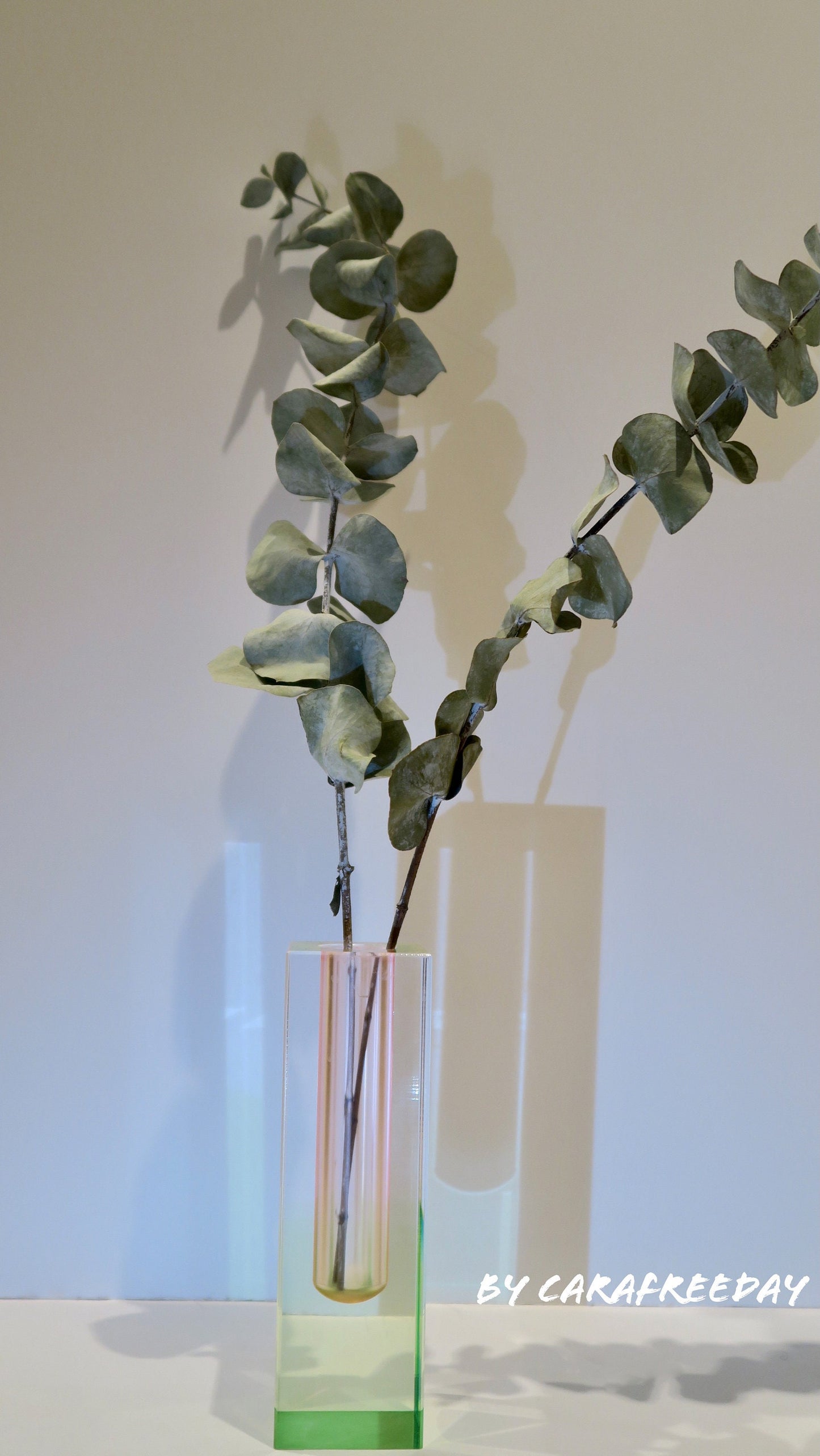Small space cuboid vase