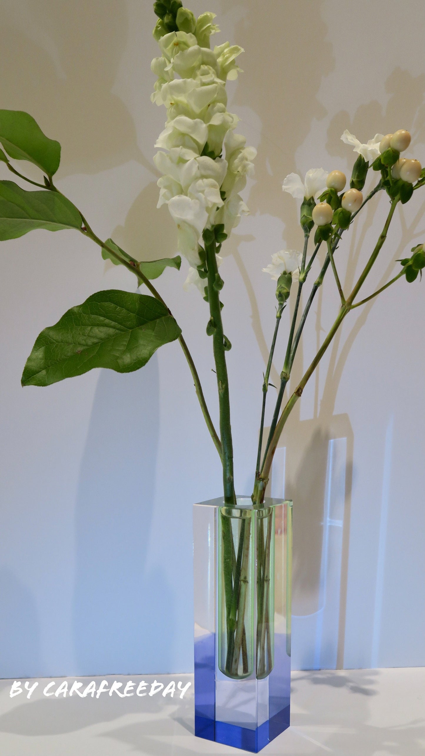 Small space cuboid vase