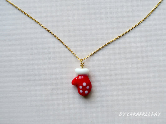 Mini Gloves Necklace - 18 karat gold Necklace