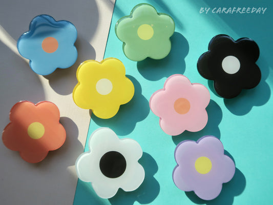 Flower Core Phone Grip